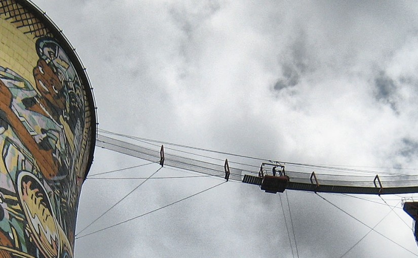 Keep Your Cool on the Orlando Towers Bungee