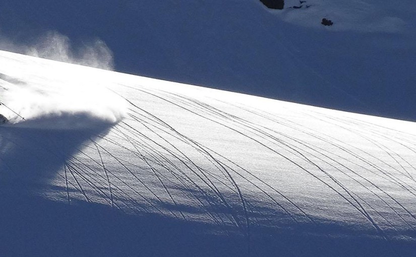 Extreme altitude heliskiing adventure