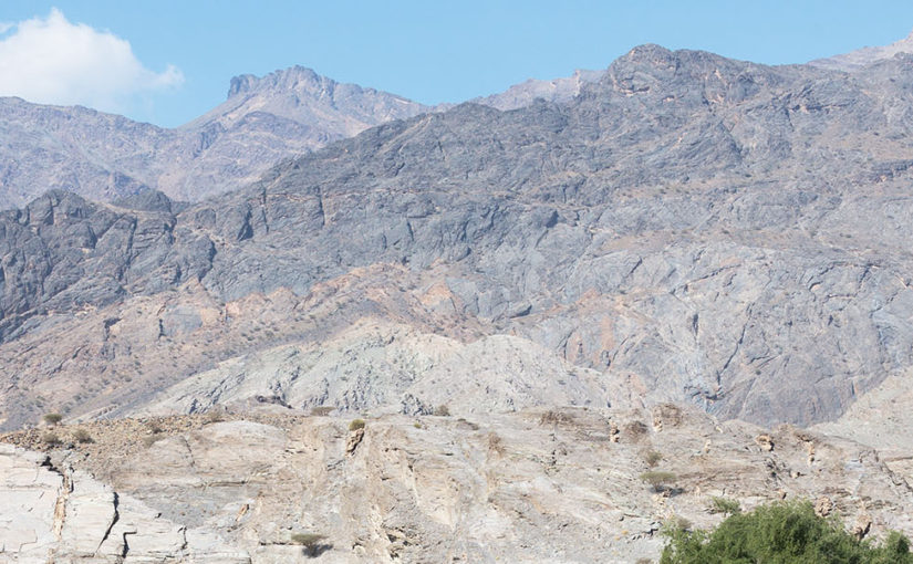Tackle towering dunes in a 4WD