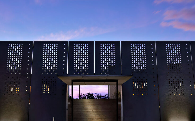 Punch Stress in the Face at This Okinawan Oceanfront Hideaway