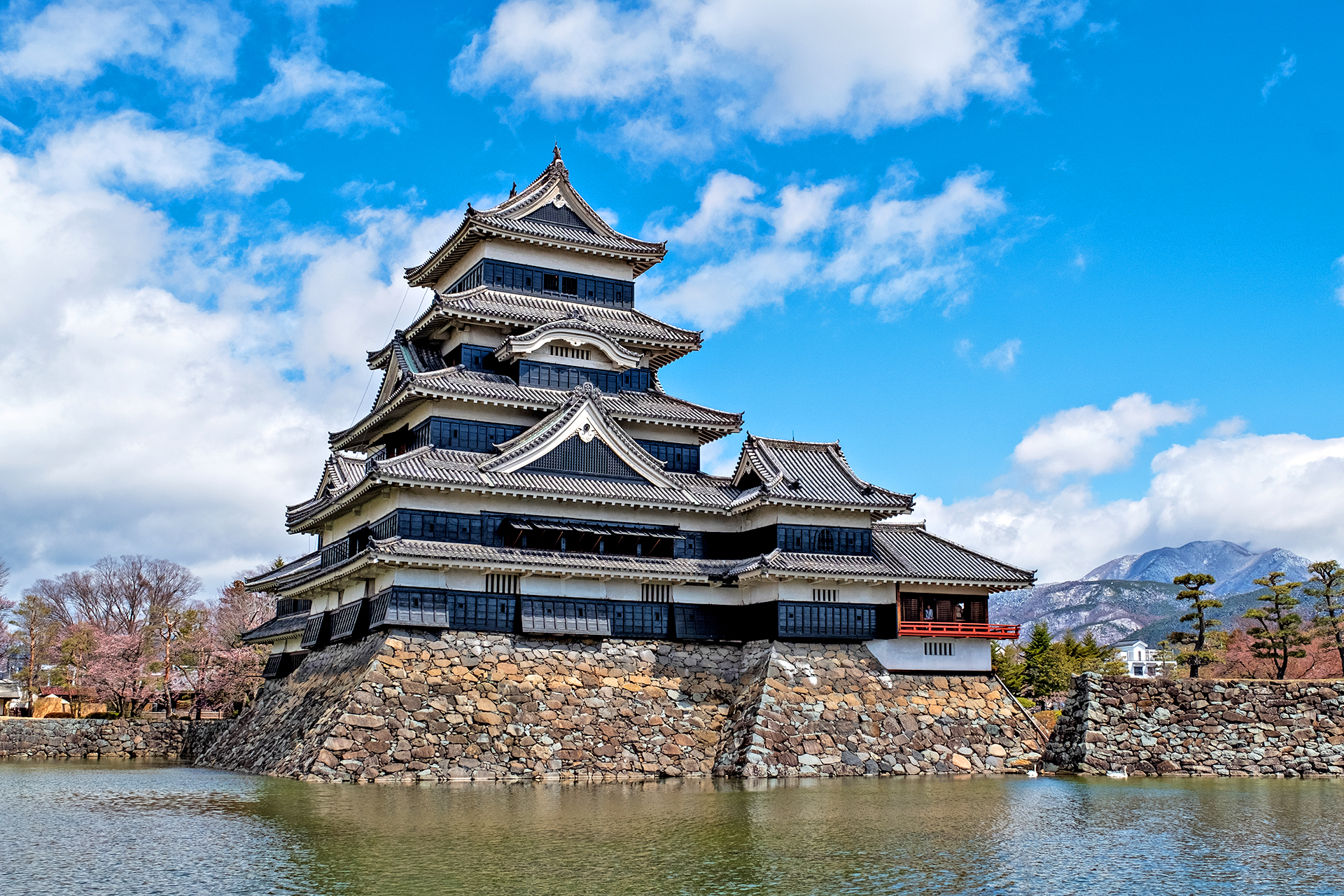 Matsumoto Castle during the spring. 