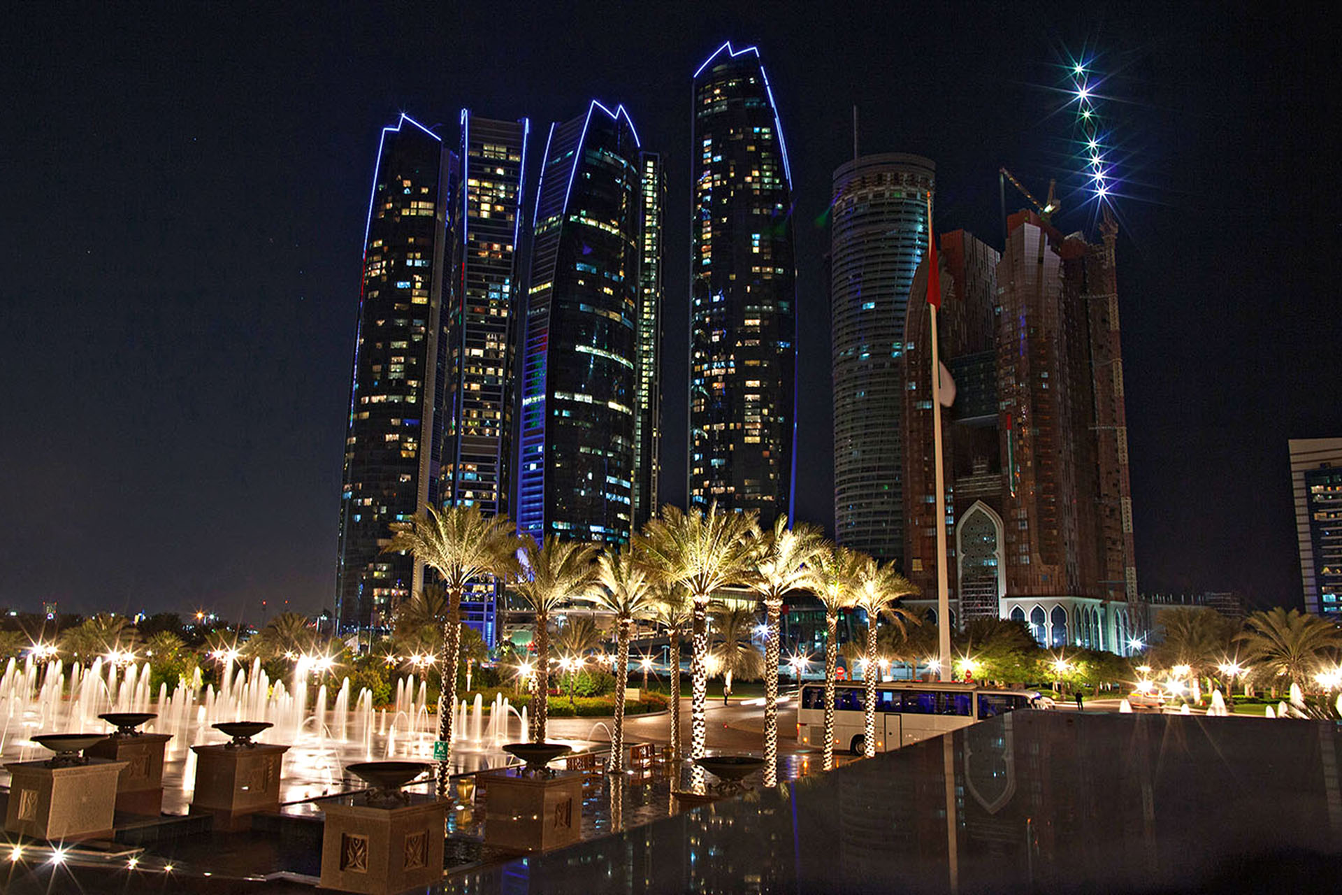 Head to the top of Jumeirah Etihad Towers for Ray’s Bar.
