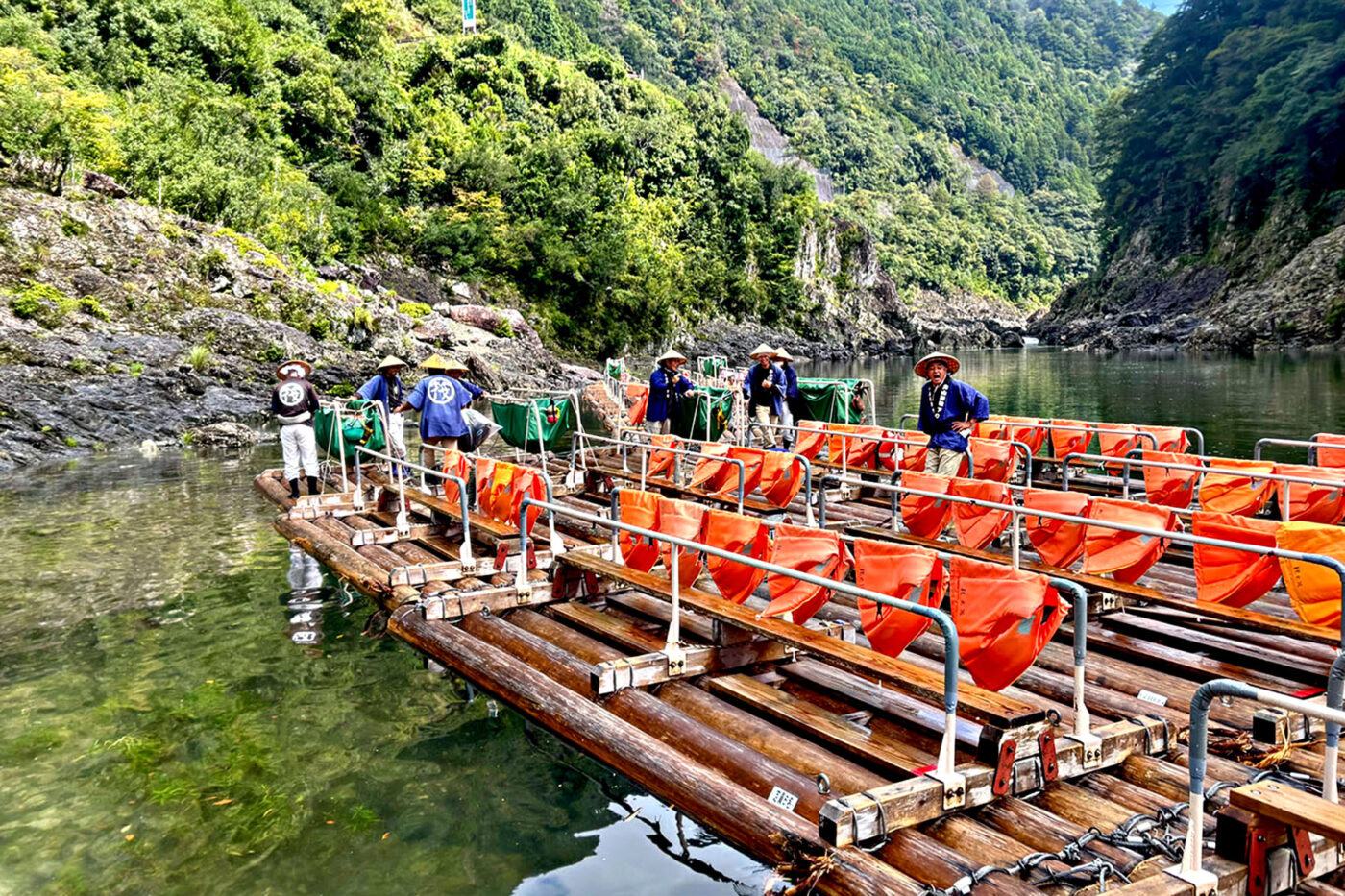 The traditional raft that was used to haul logs along the river between Dorokyo Gorge.