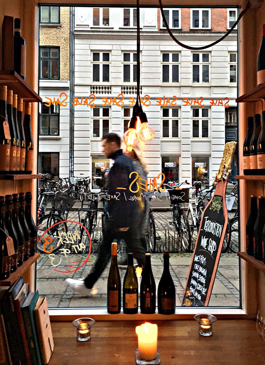 Cosy Terroiristen is the place for natural wines.