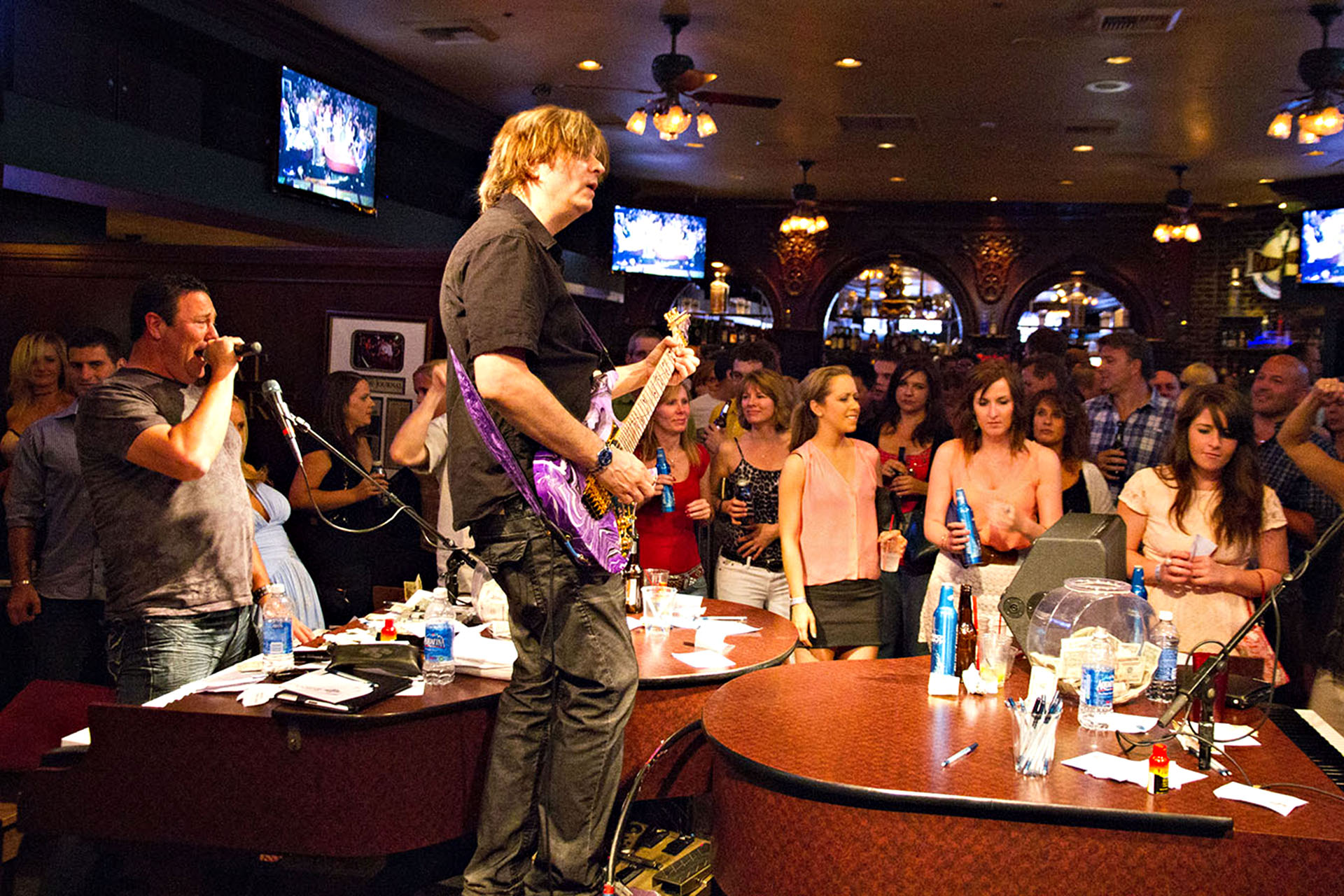 The Bar at Times Square in New York-New York goes off!