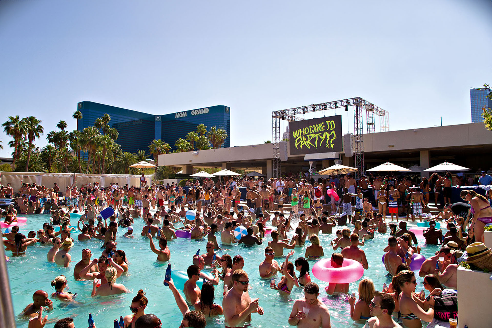 Sunday Recovery at MGM’s Wet Republic Pool Party. Fit for a Prince!