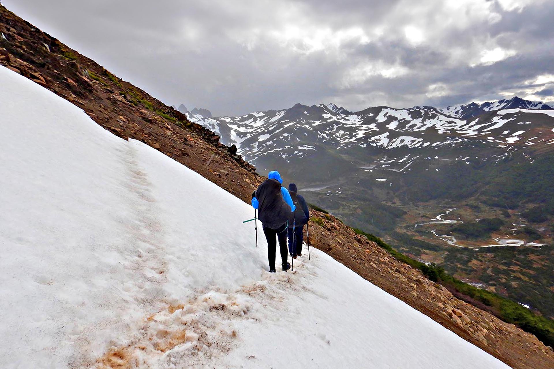 A steep traverse in the snow.