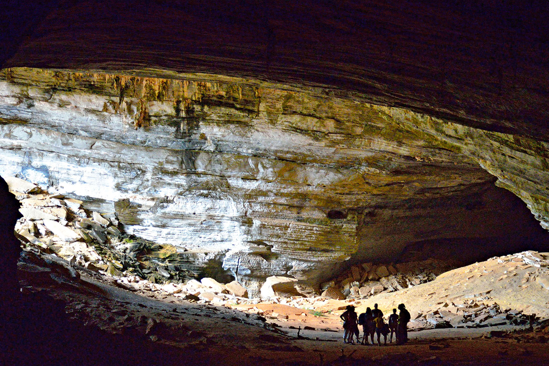 About 25 kilometres of the Lapa Doce cave system has been mapped but only 1500 metres is open to visitors.