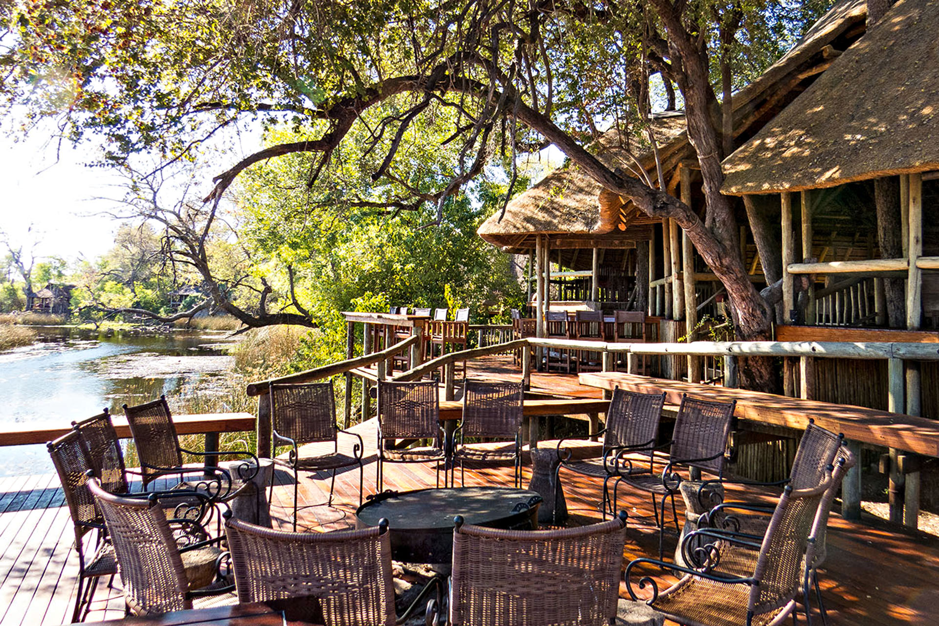 The bar and fire pit at Savuti Camp.
