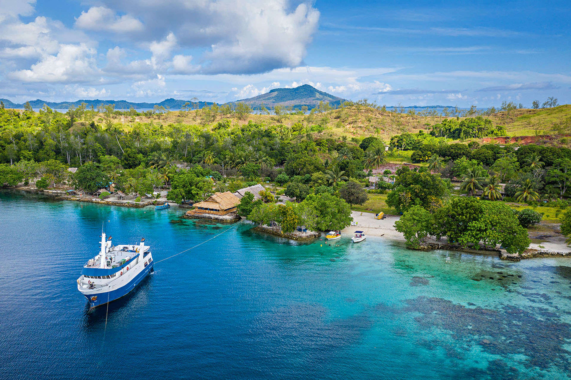 The MV Taka drops anchor at stunning Maravagi.