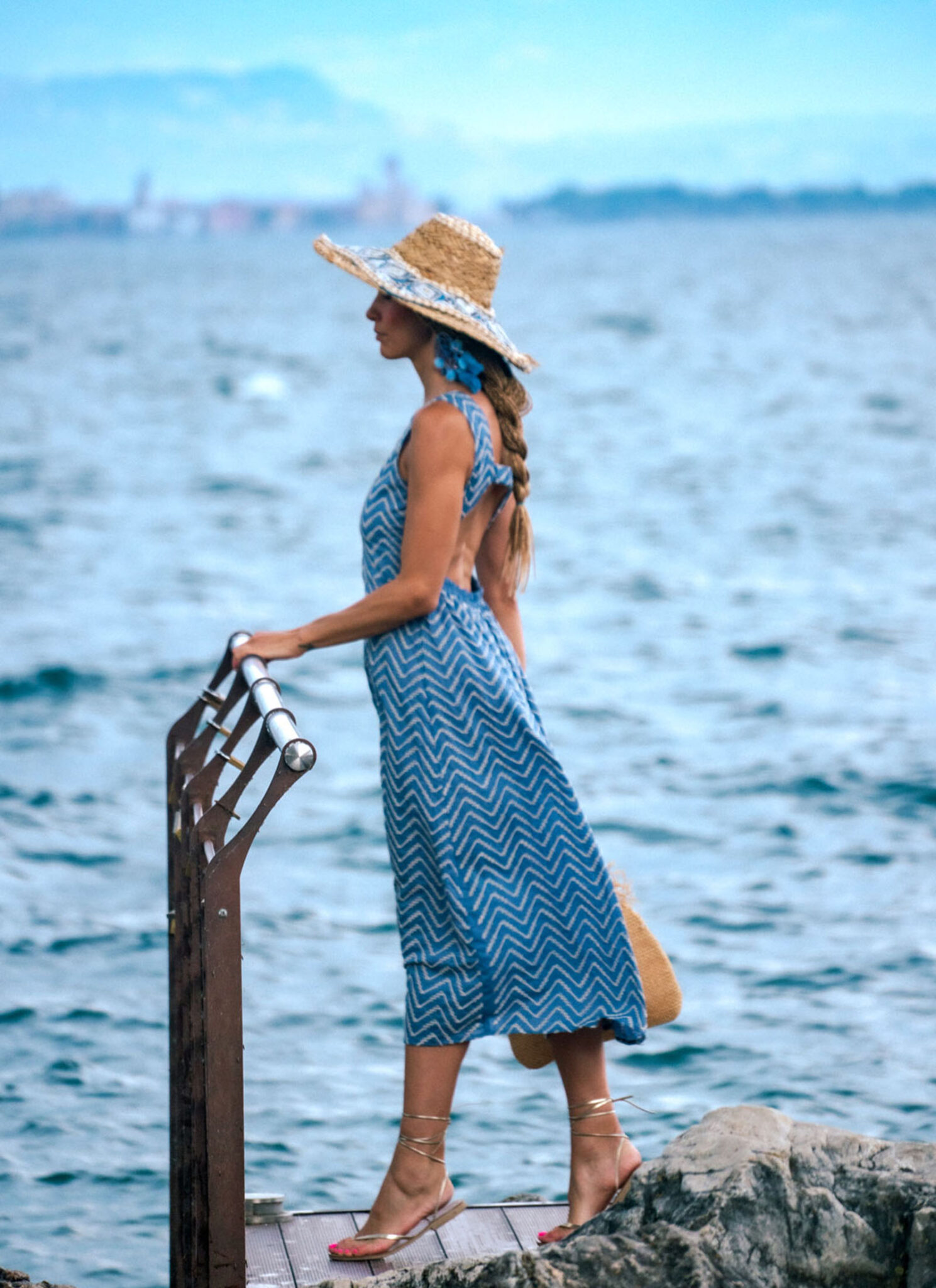 Lake Como is to be seen. Lake Garda is to see.