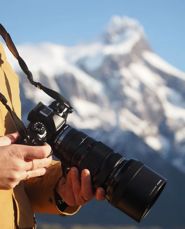 Capturing split-second shots isn't easy, although OM System ambassador, Lisa Michelle Burns, sure makes it look it 📸⁠
⁠
Split-second shots or micro-moments might happen just before a bird takes flight, as a wave reaches its peak, or in the instant after a subject shifts direction. They are brief, sometimes beautifully unpredictable, and easy to overlook, especially when working in environments where light, movement, and behaviour are constantly changing 🧊⁠
⁠
Rather than thinking of them as a single type of moment, it helps to see them as a window, a fraction of time where something aligns, even if only briefly ➡️⁠
⁠
Check out some of our favourite micro-moments (and the tips about how to capture them) at the link in our bio 🔗