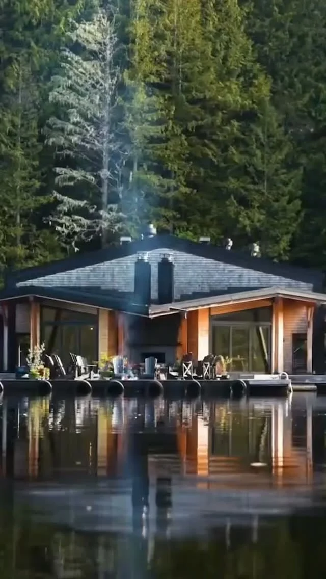 And let us tell you, it’s a bad place for emails but a fantastic place for absolutely everything else 😍 

We’re talking about Nimmo Bay in British Columbia ofc. 

This resort spills across the water as a series of timber cabins, floating walkways and lounges balanced between forest and water 💦 

Check it out at the link in our bio 🔗